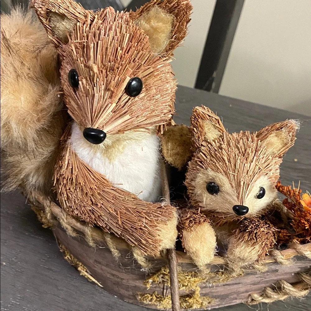 Charming Brown Fox Figurine Set - Picture 2 of 4